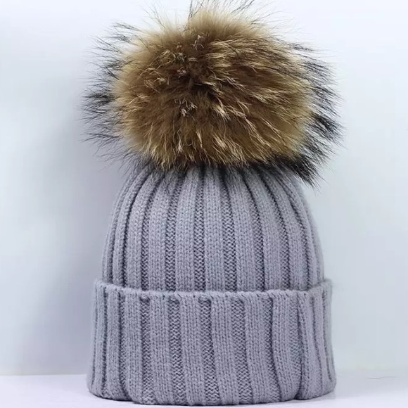 @_theboutique_ Accessories - Gray Knit Beanie with Removable Pom Pom